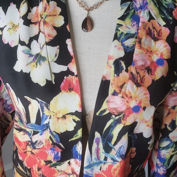 Jacket - Picture 2 of 3